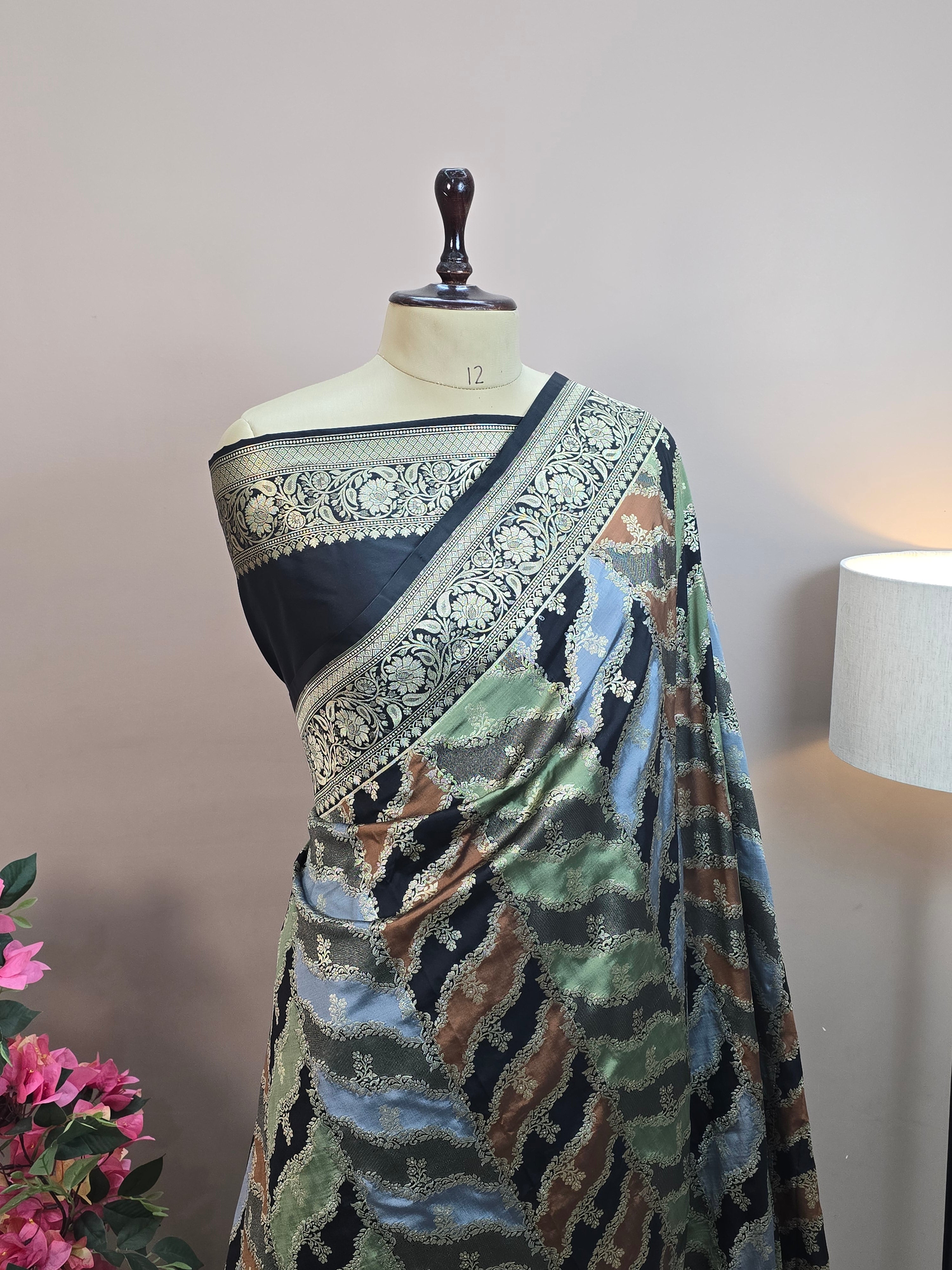 Pauri Katan Silk Rangkaat Jaal Banarasi Saree – Multicolor Weave with Zari Floral Border