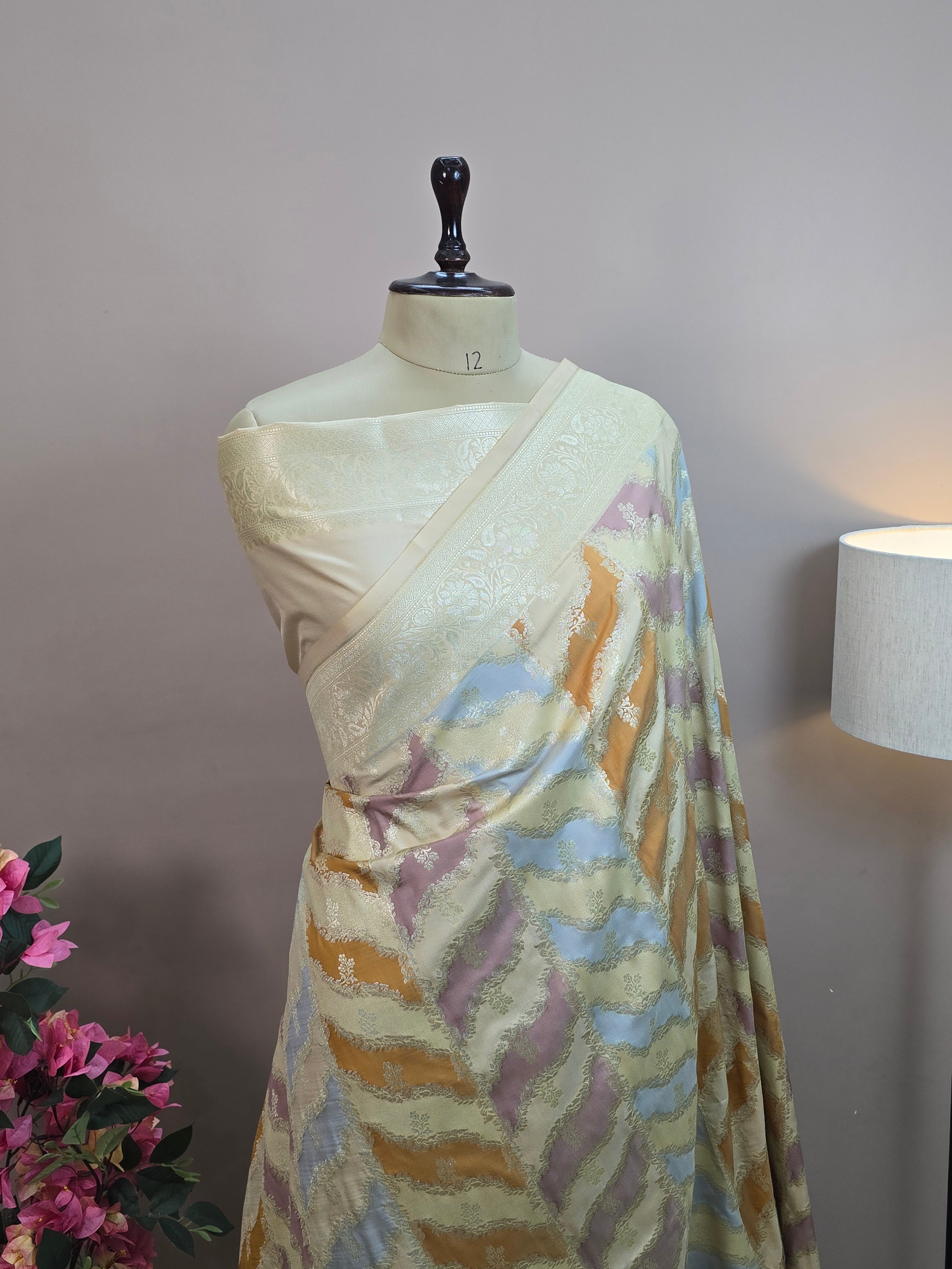 Pauri Katan Silk Rangkaat Jaal Banarasi Saree – Multicolor Weave with Zari Floral Border