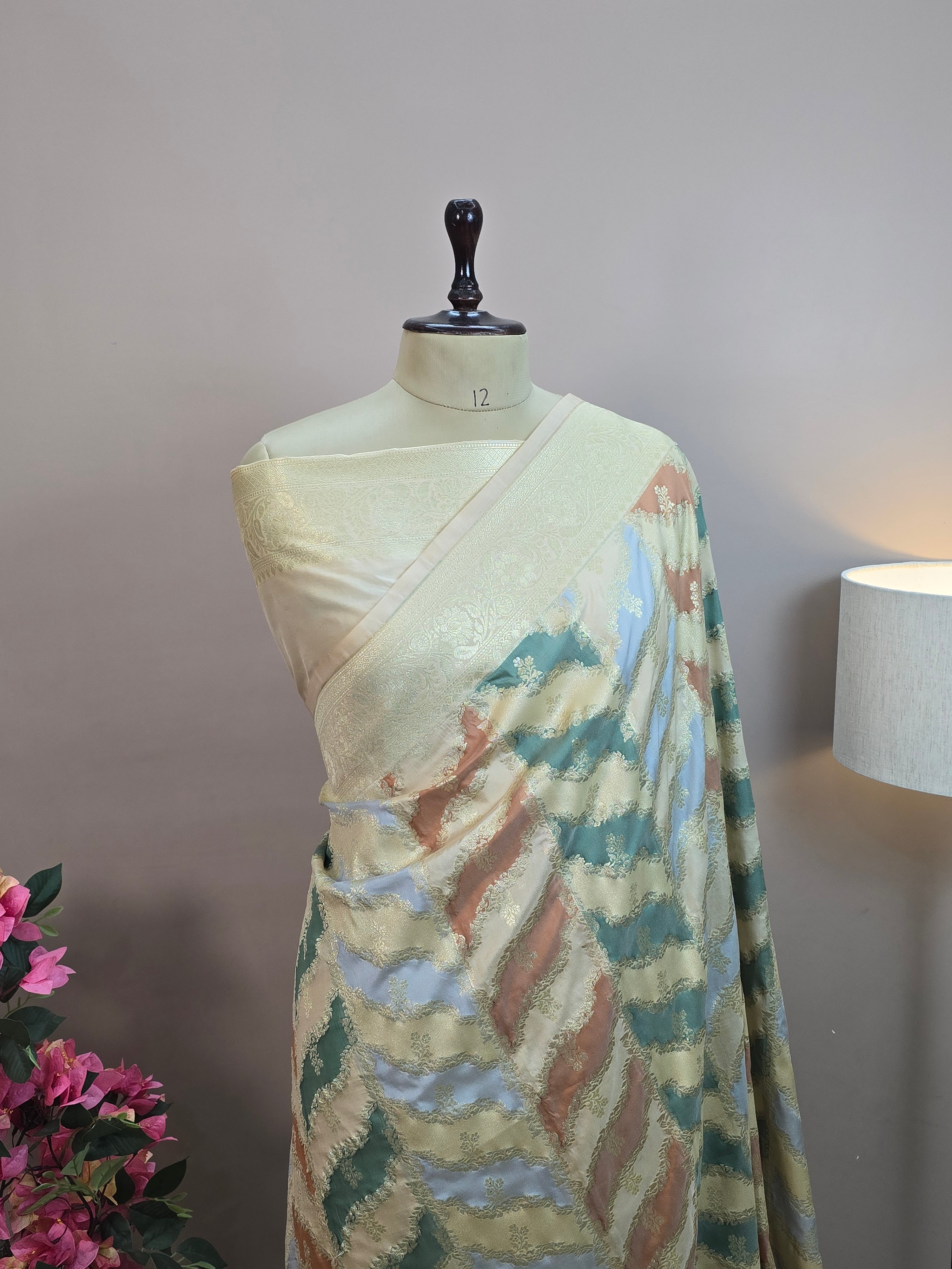 Pauri Katan Silk Rangkaat Jaal Banarasi Saree – Multicolor Weave with Zari Floral Border