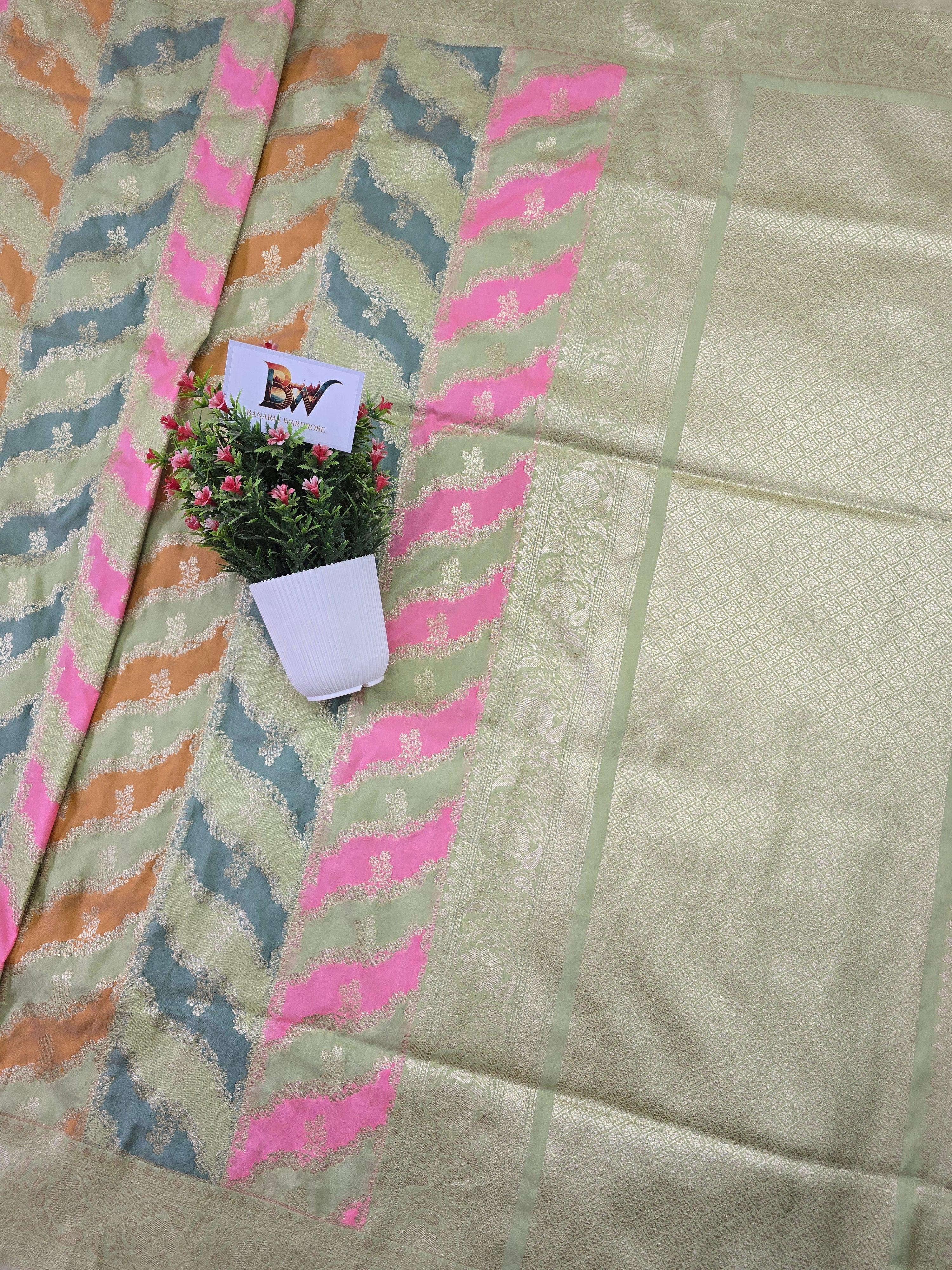 Pauri Katan Silk Rangkaat Jaal Banarasi Saree – Multicolor Weave with Zari Floral Border