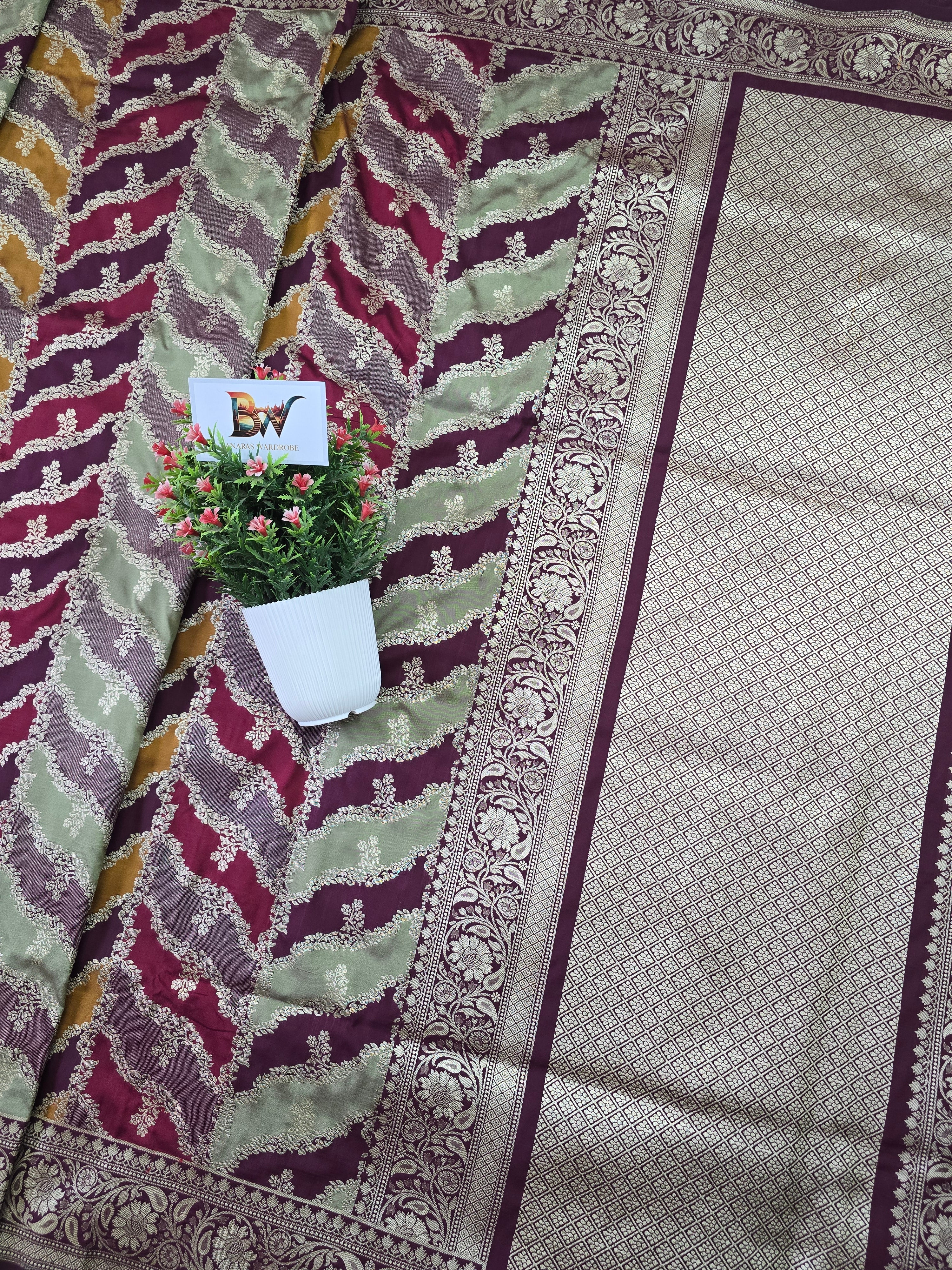 Pauri Katan Silk Rangkaat Jaal Banarasi Saree – Multicolor Weave with Zari Floral Border