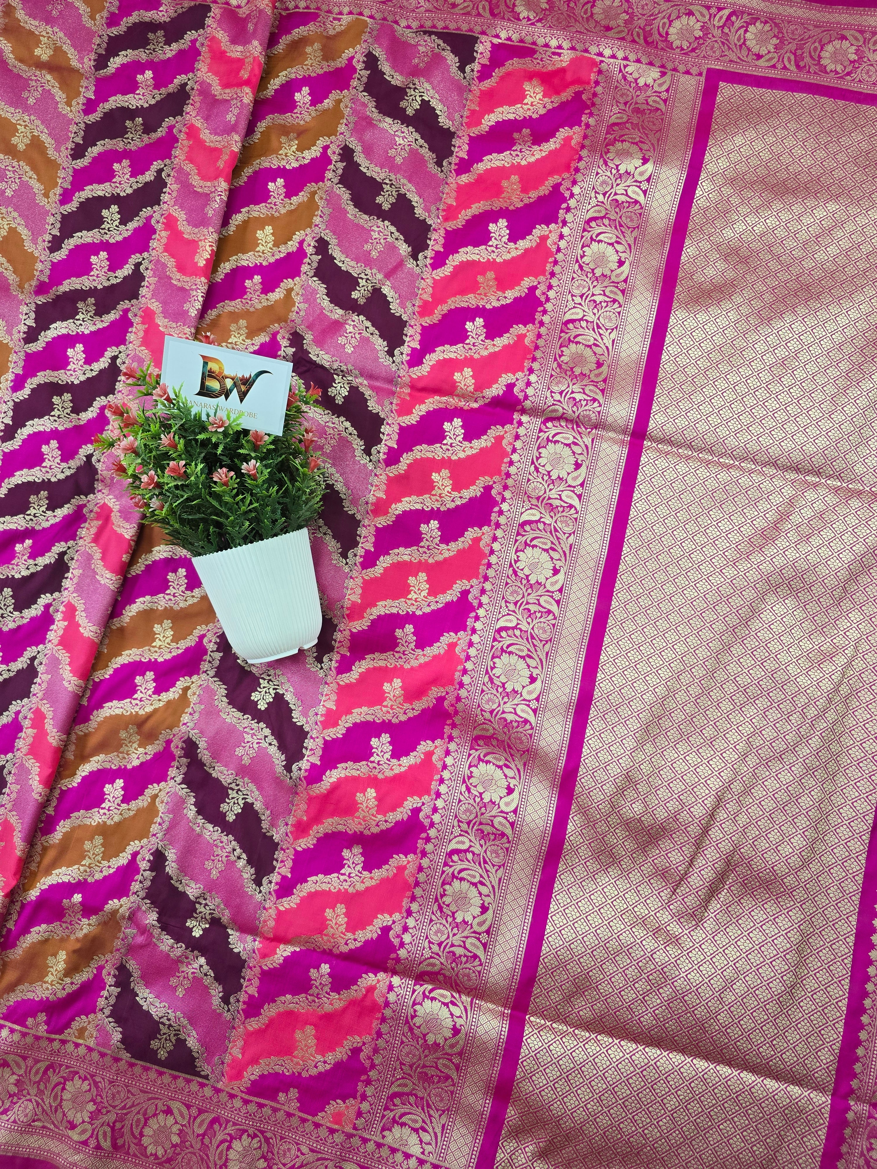 Pauri Katan Silk Rangkaat Jaal Banarasi Saree – Multicolor Weave with Zari Floral Border