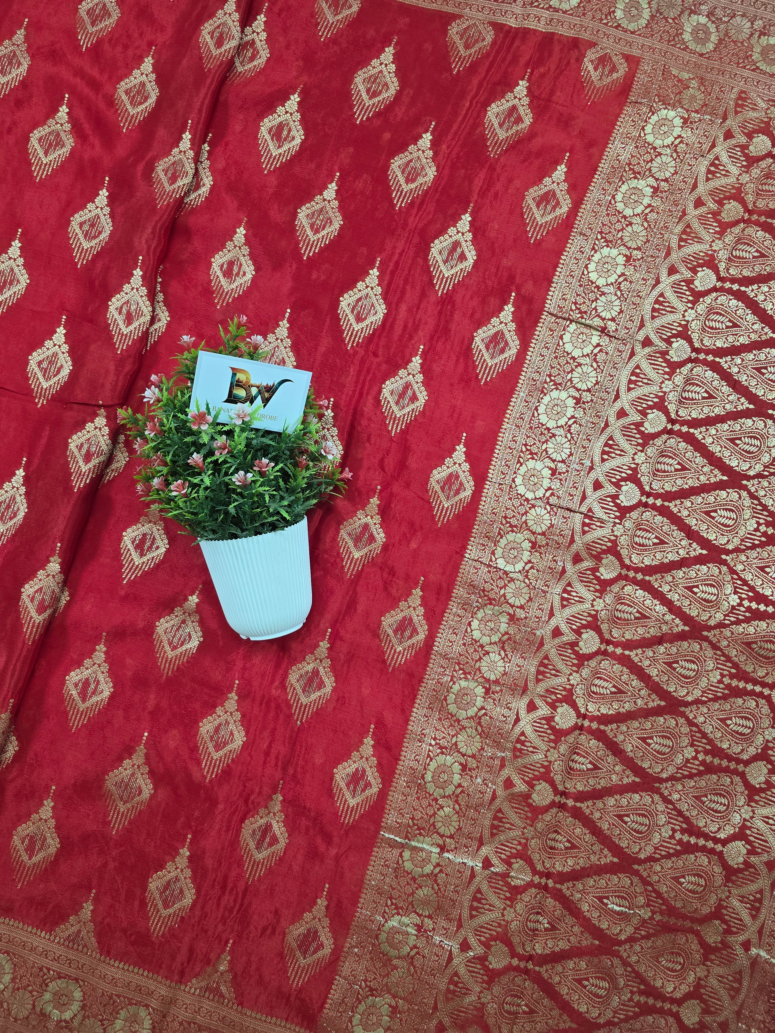 Crush Crepe Banarasi Saree – Red Body with Geometric Zari Boota