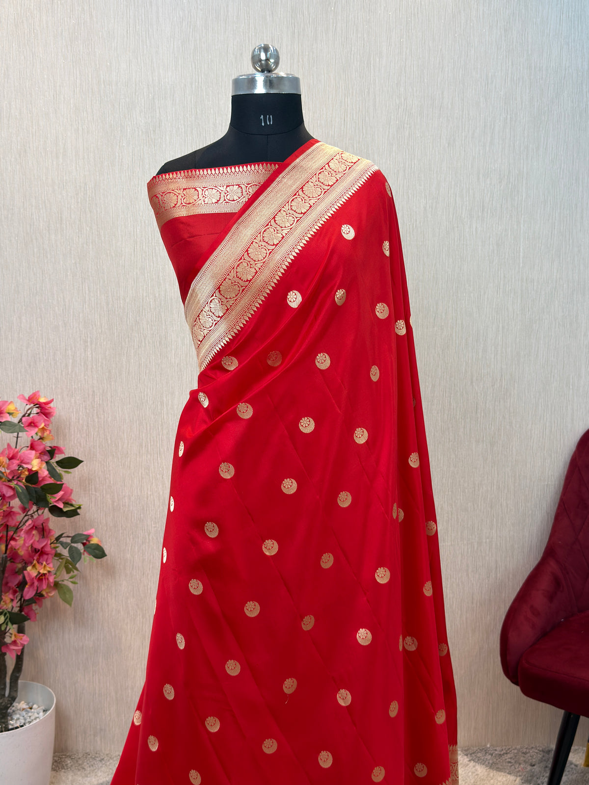 Sonakshi Sinha Red Pure Handloom Katan Silk Chand Tara Banarasi Saree